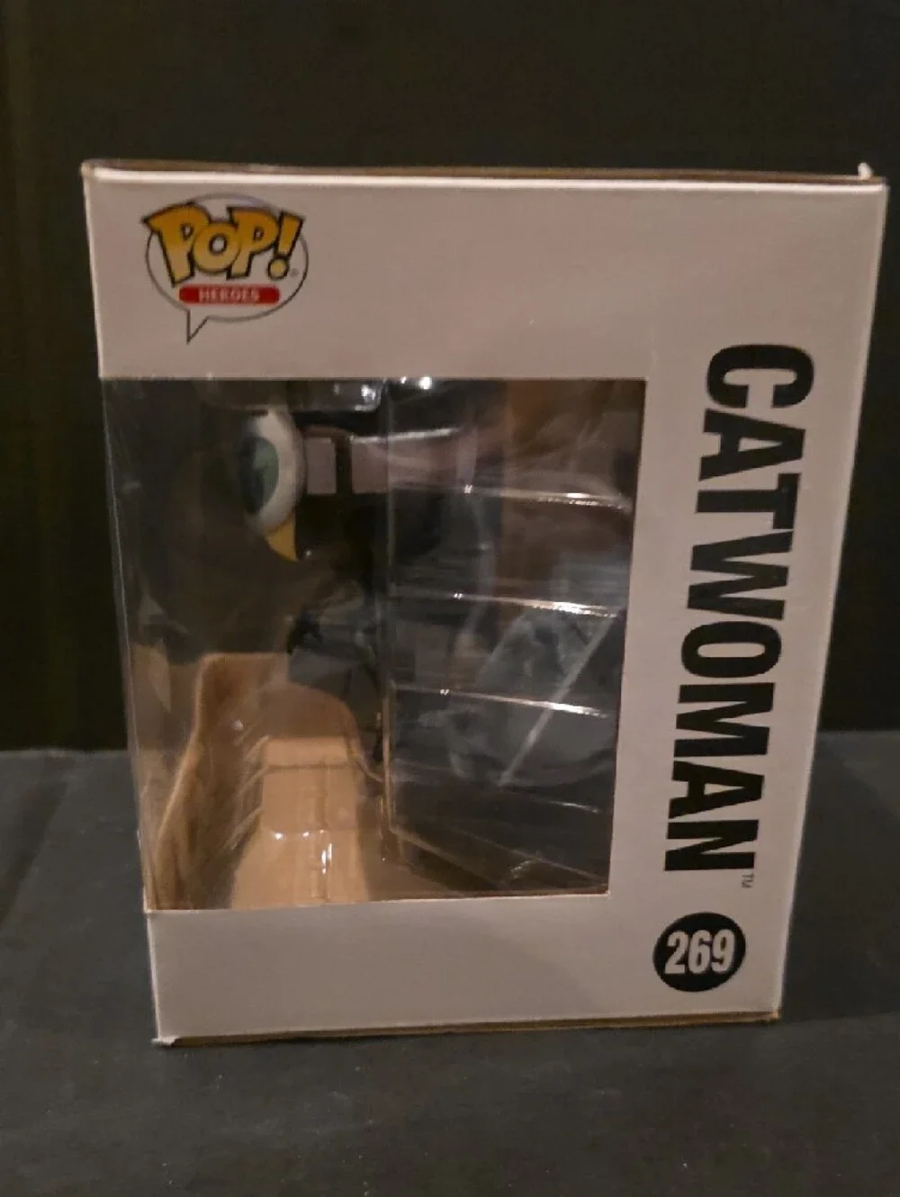 Funko Pop! Heroes Catwoman Deluxe Vinyl - Black & Green Goggles - Picture 3 of 6
